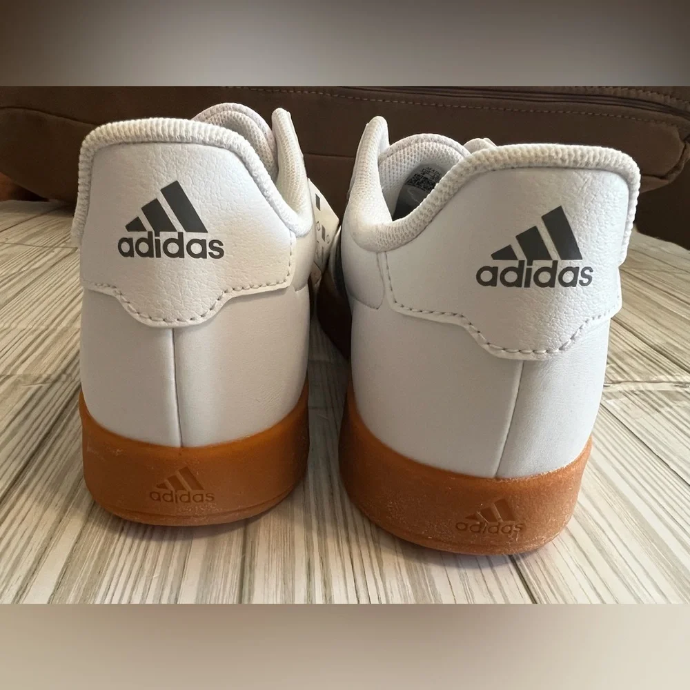 Adidas breaknet lifestyle court lace shoe sneaker White Gum‎ Sole size youth 4